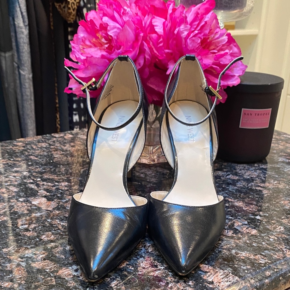 Nine West Elegant Black Ankle Strap Heels. GUC. Size 7.5 M.